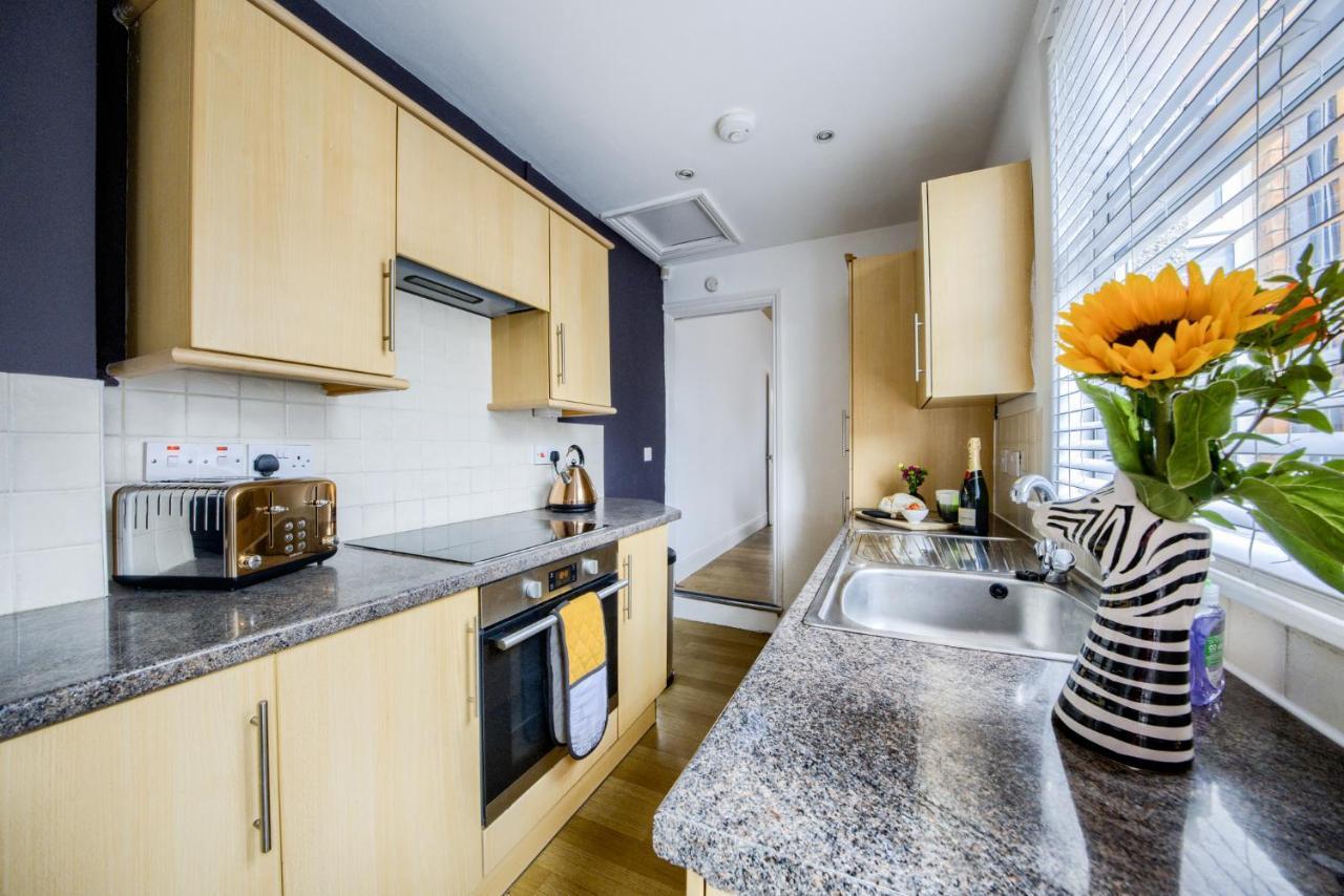 Coventry Fashionable House, City Centre, Free Parking, Sleeps 4, By Empower Homes Екстер'єр фото